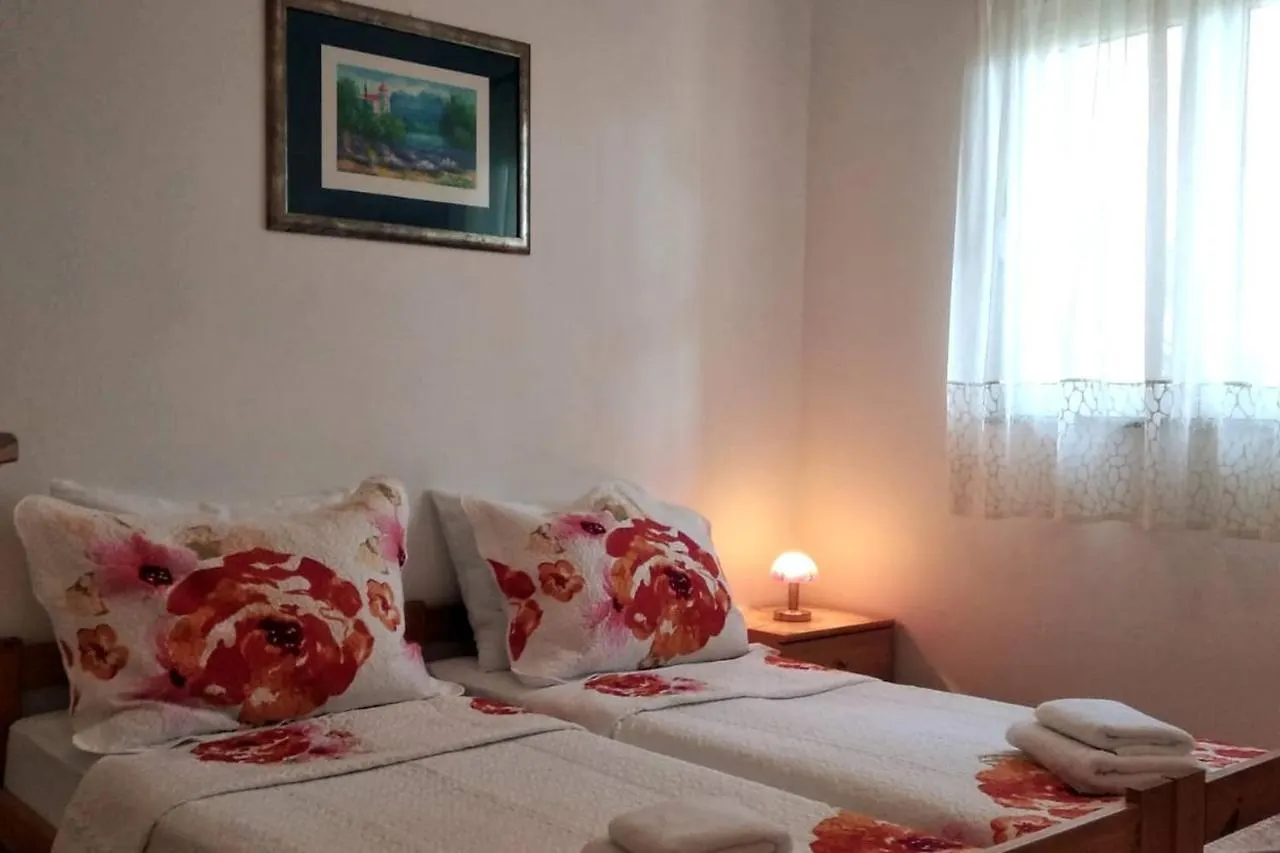 Relax At 2Br Oasis In Zadar Apartment