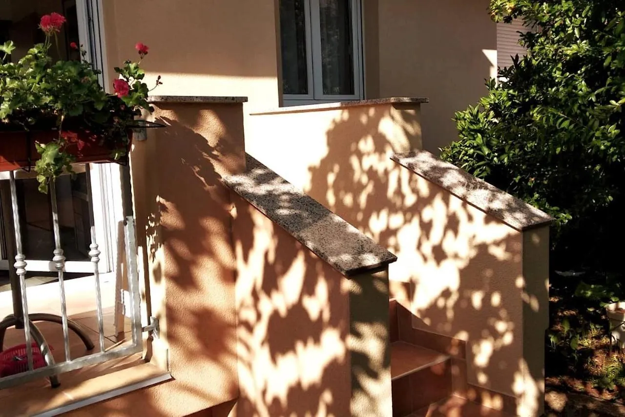 Relax At 2Br Oasis In Zadar Apartment